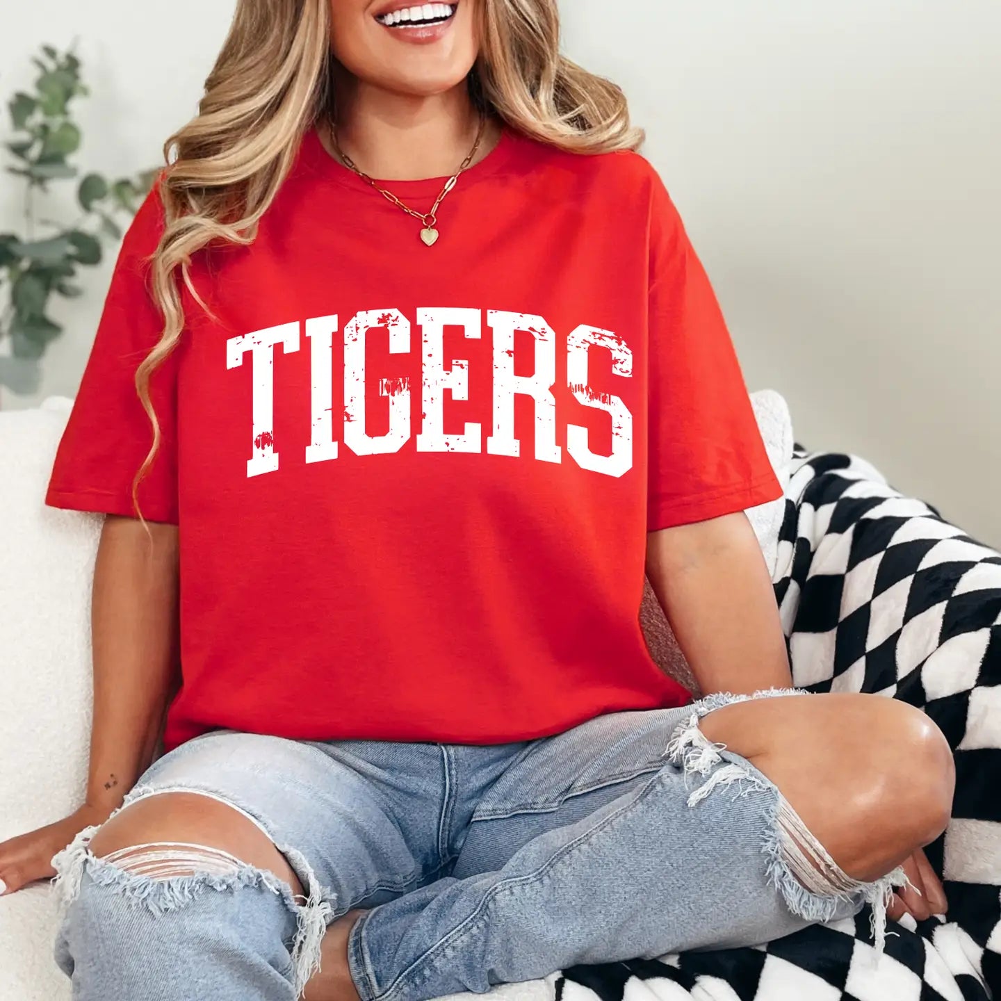 TIGERS CREWNECK TEE/SWEATSHIRT