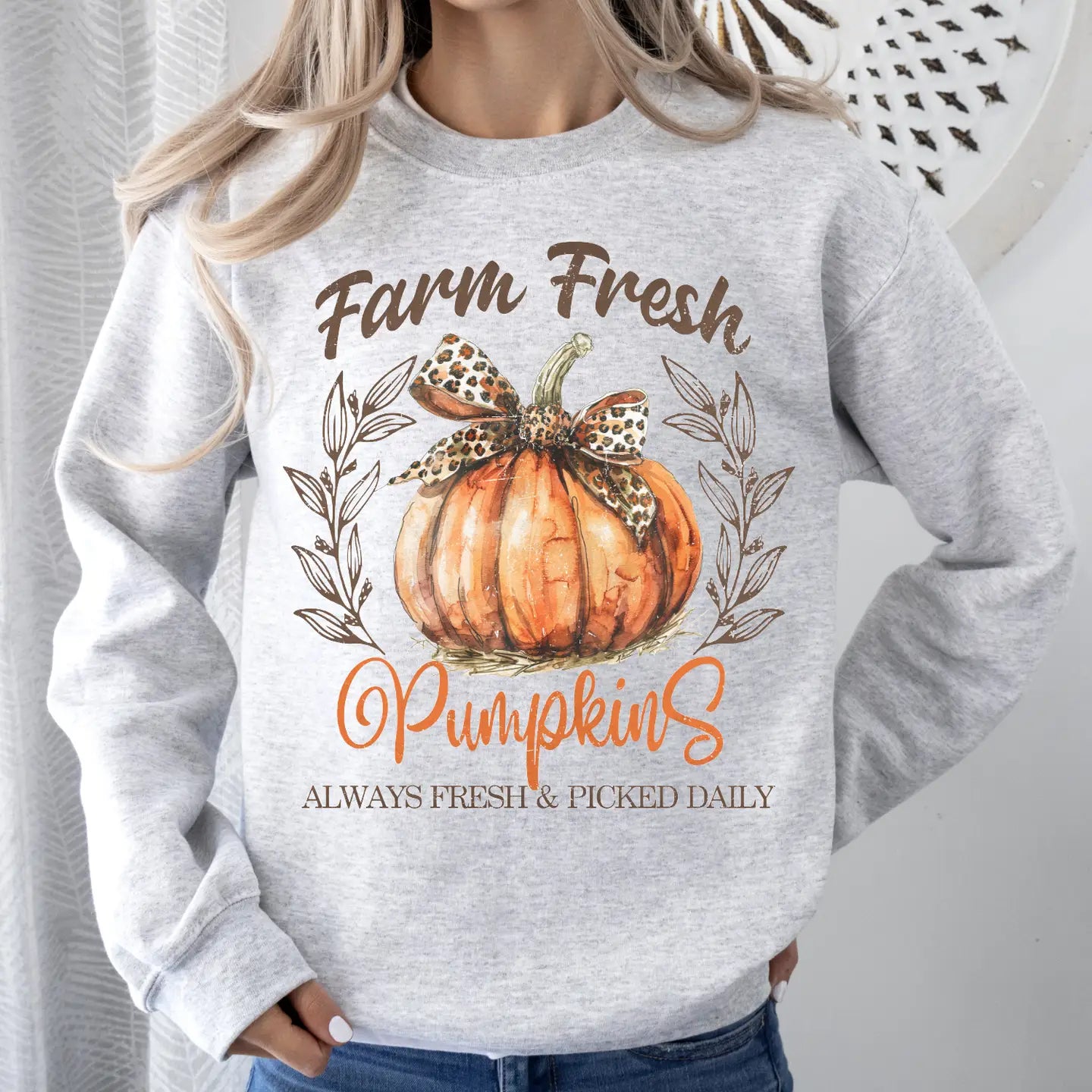 FARM FRESH PUMPKINS CREWNECK TEE/SWEATSHIRT