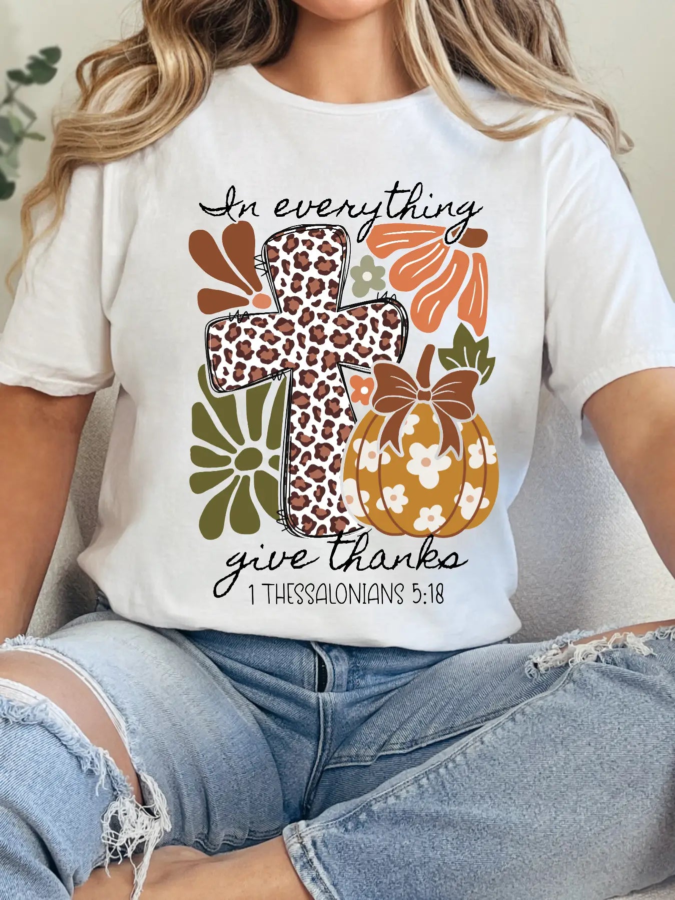 IN EVERYTHING GIVE THANKS CREWNECK TEE/SWEATSHIRT