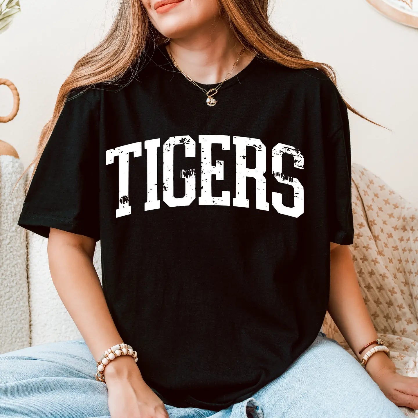 TIGERS CREWNECK TEE/SWEATSHIRT